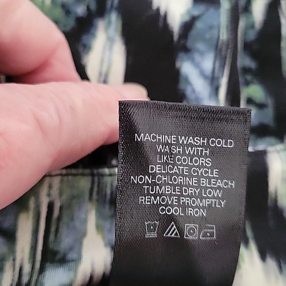 ACCESS DRESS - Picture 10 of 13